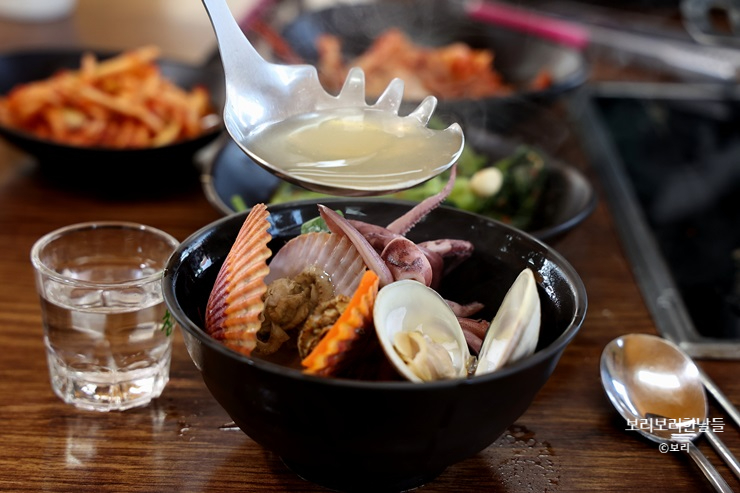 황금해물칼국수 이미지