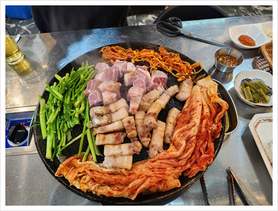 할매솥뚜껑삼겹살 이미지