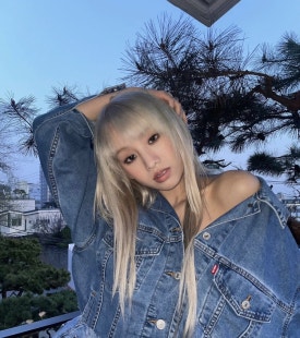 금발 미용실 이미지