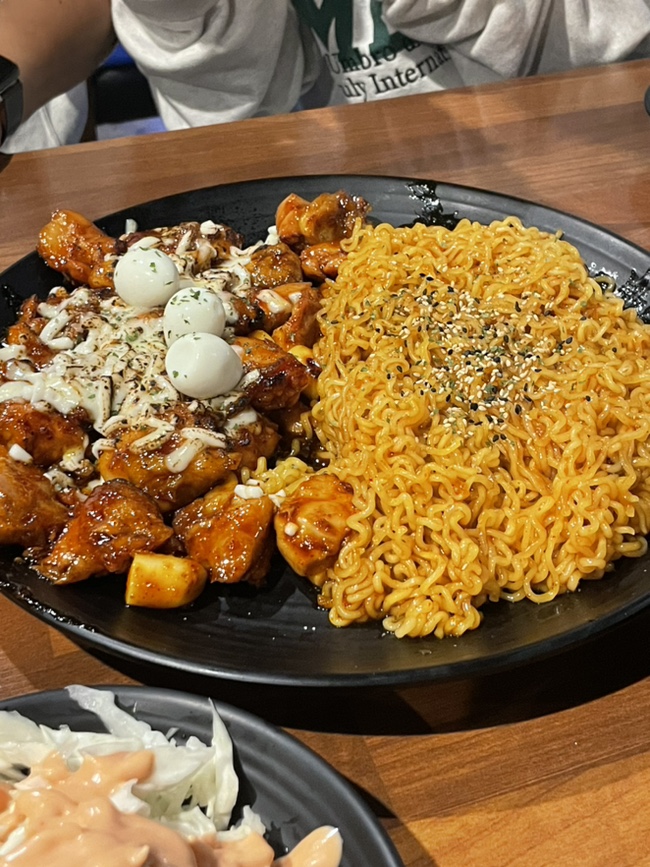 꼬꼬아찌숯불치킨서사라점 이미지