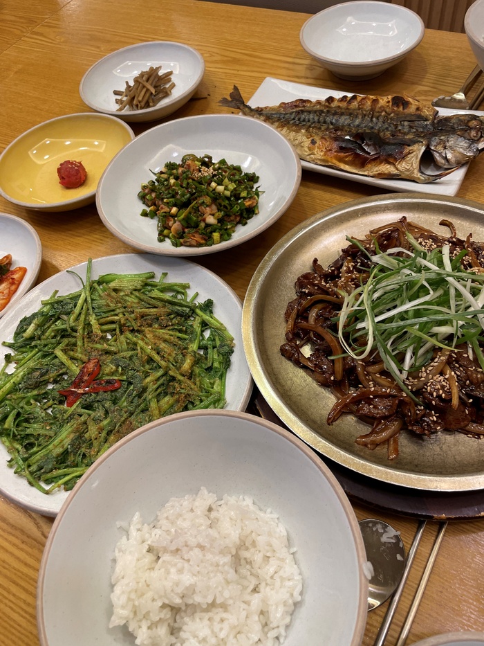 아늑한 밥상 이미지