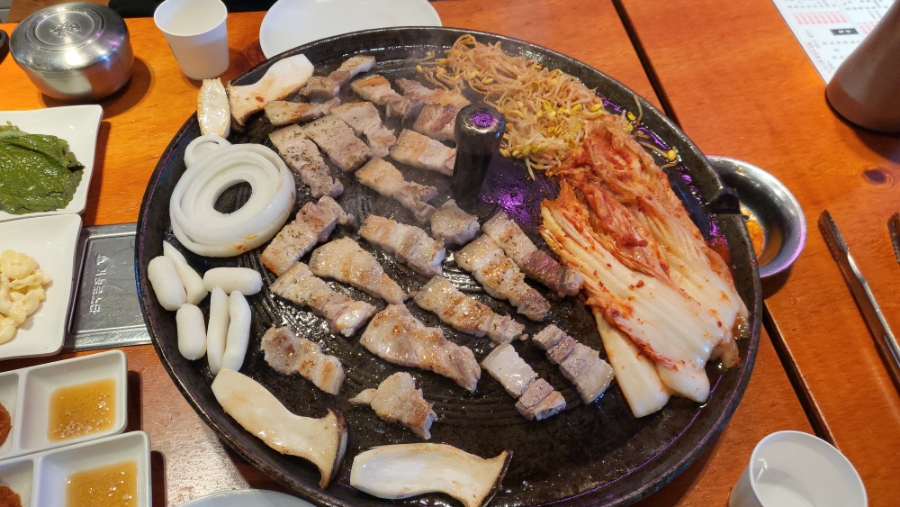 삼겹살앤부대찌개 이미지