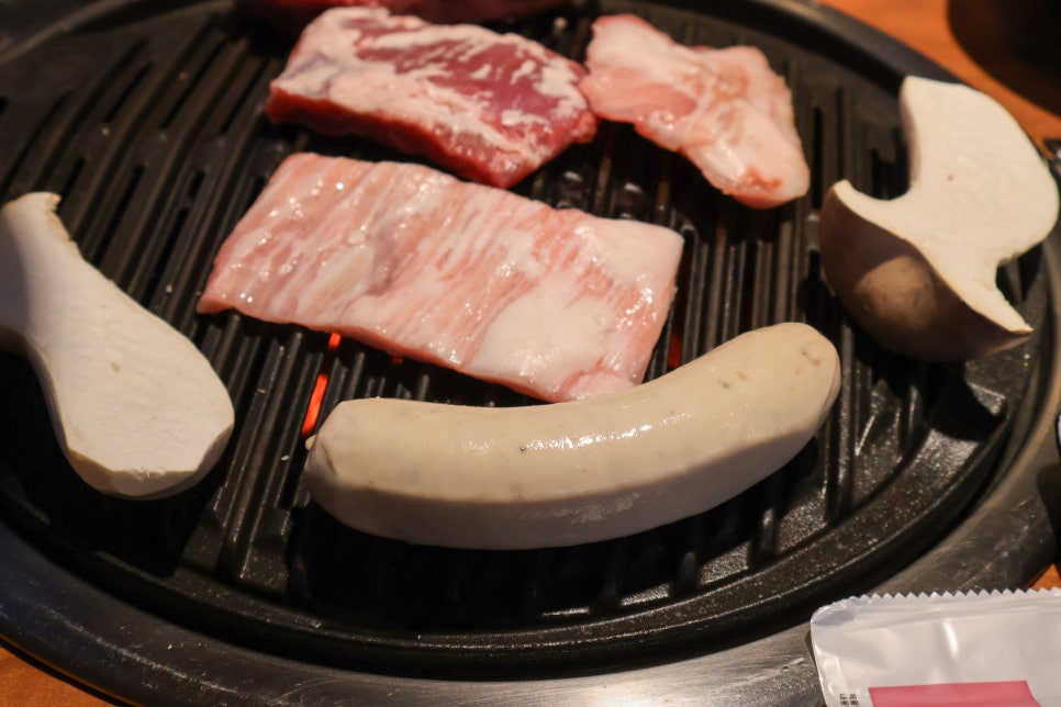 흑돼지삼백식당천곡점 이미지