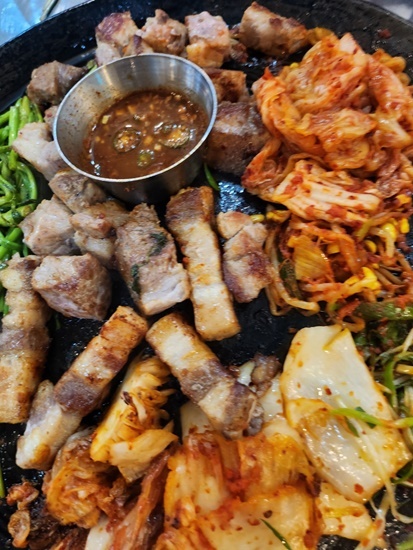 선사솥뚜껑삼겹살 이미지