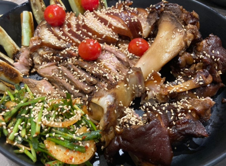 신마님왕족발 이미지