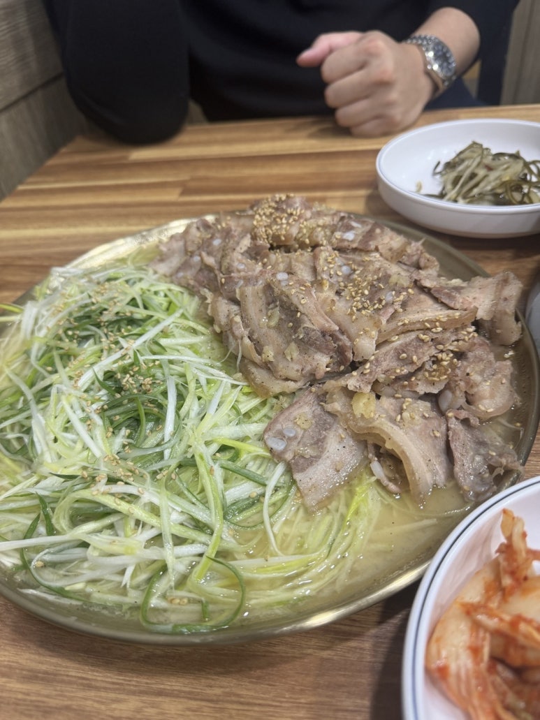 항아리얼큰이칼국수 이미지