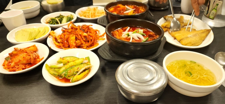 큰집가정식백반 이미지