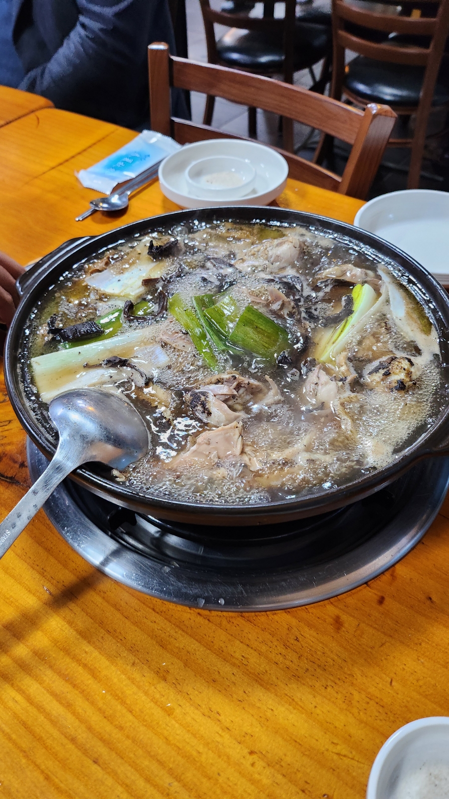 참일능이버섯백숙 이미지