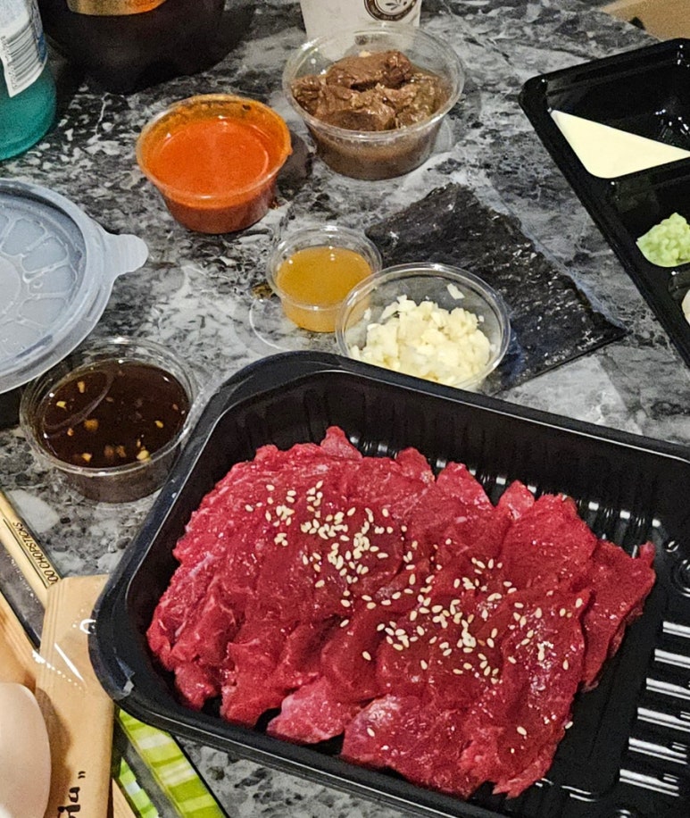 참기름짜는육회집 이미지