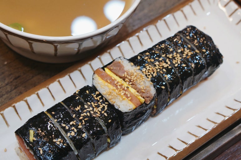 정성스러운김밥 이미지