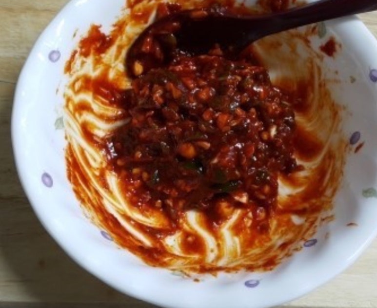 참기름짜는육회집 이미지