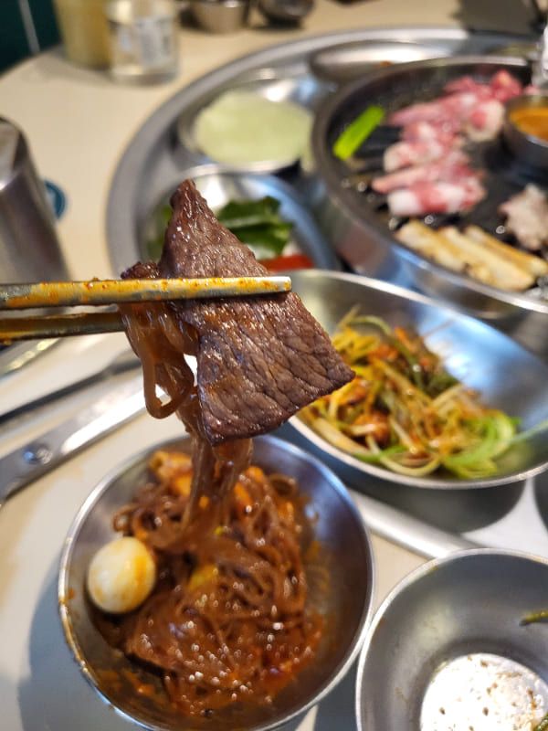 쟁반닭발 이미지