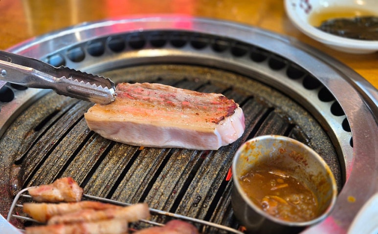 강변흑돼지 이미지
