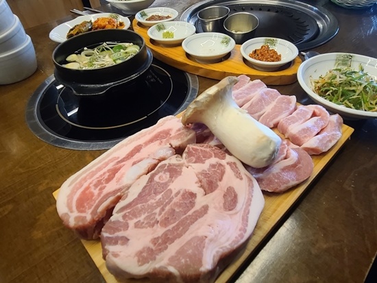 또먹어도돼지 이미지