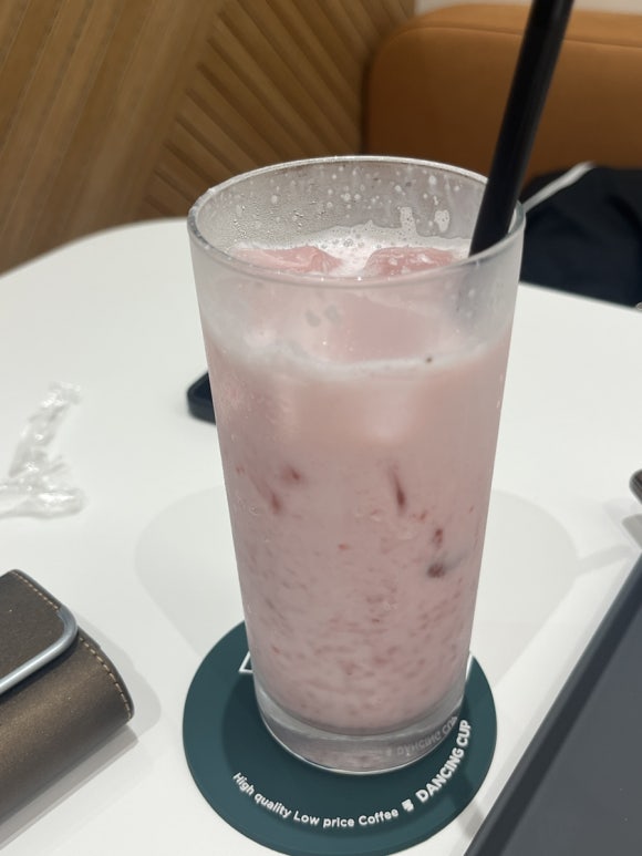댄싱컵 창원유토피아골프아카데미점 이미지