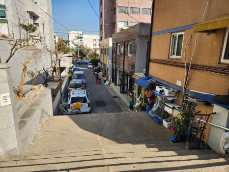 계단 아래 모퉁이 이미지