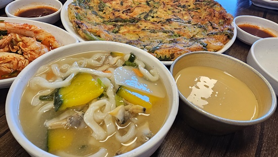 유가네칼국수 이미지