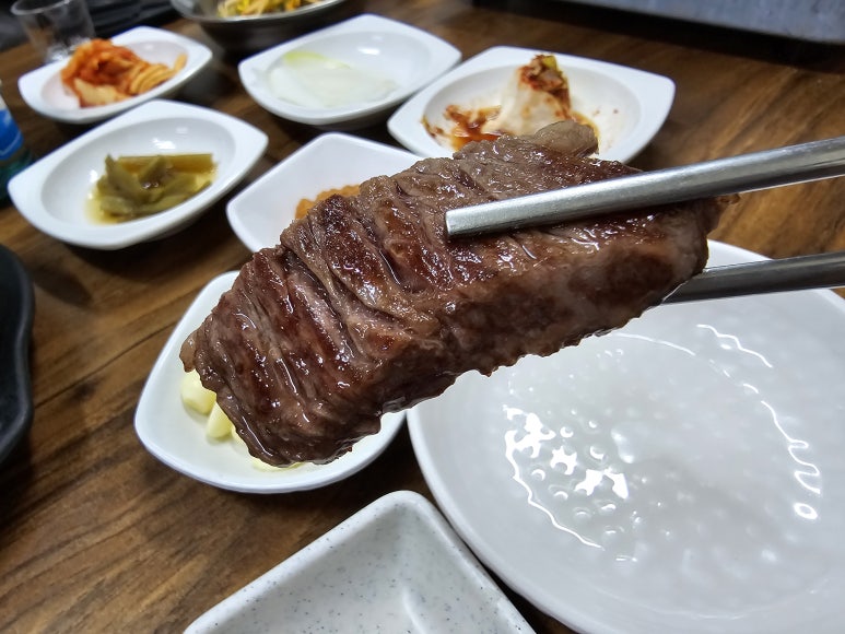 투뿔등심한우 이미지