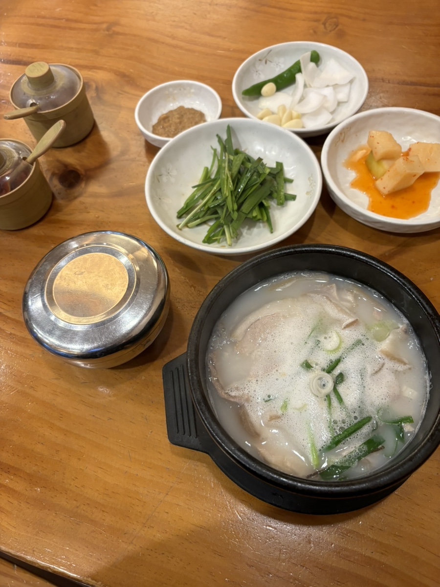퍼무리보쌈국밥감자탕 이미지