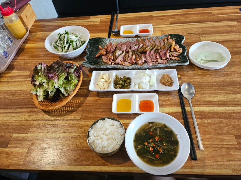 고기생각오리숯불바베큐 이미지