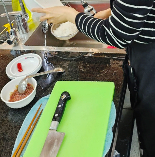국비지원 요리학원 비용 부담 없이 한식 기초 배우기