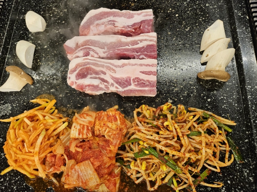 솔밭 생삼겹 정육식당 이미지