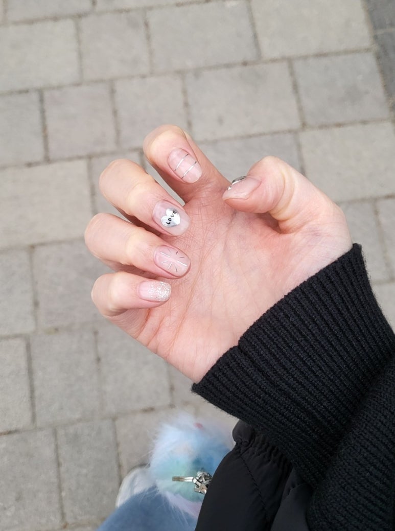 바이유어네일 이미지