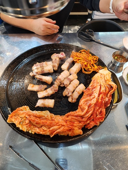 할매솥뚜껑삼겹살 이미지
