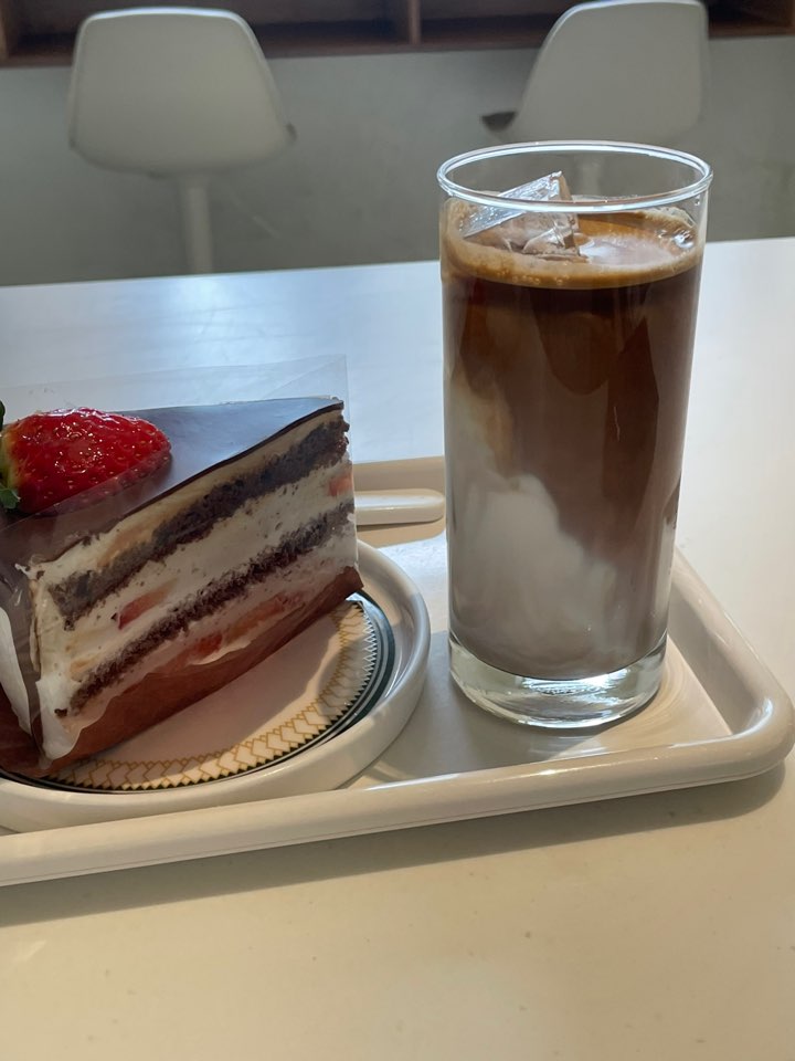 카페자꾸 이미지