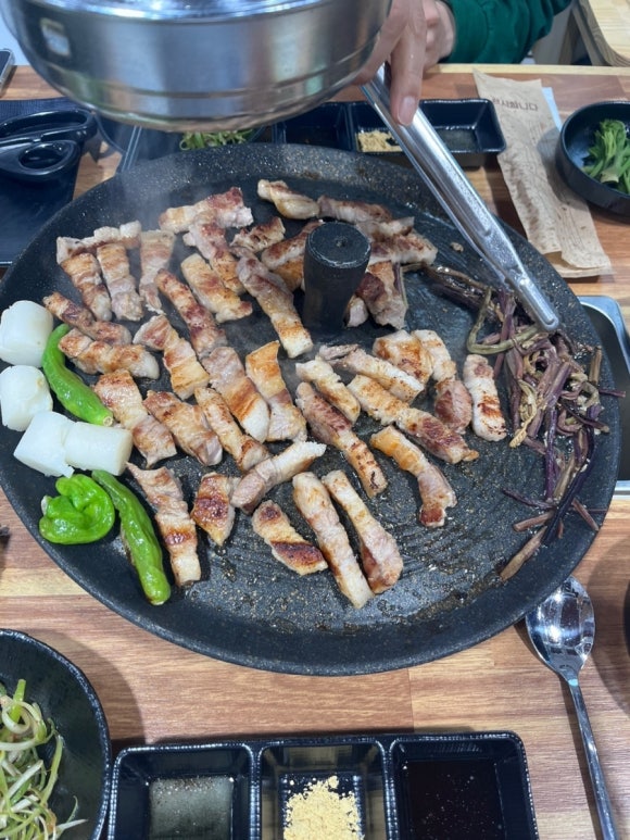 돼지가왔소 이미지