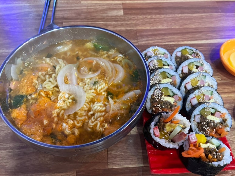돌섬김밥 이미지