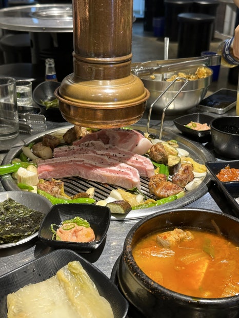 돼지통 이미지