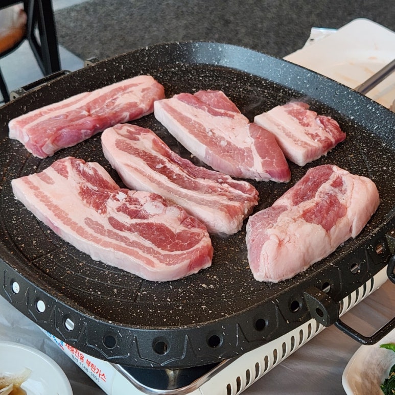 돌돌생삼겹살 이미지