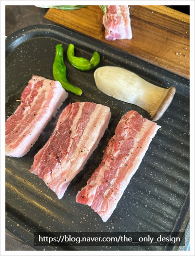 달빛돼지 이미지