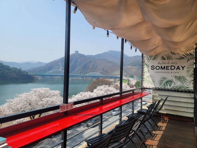 썸데이카페 이미지