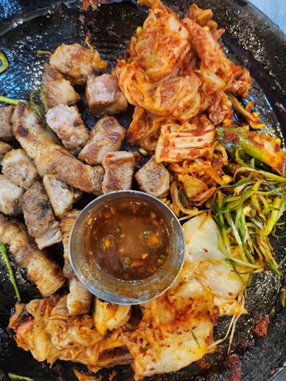 할매솥뚜껑삼겹살 이미지