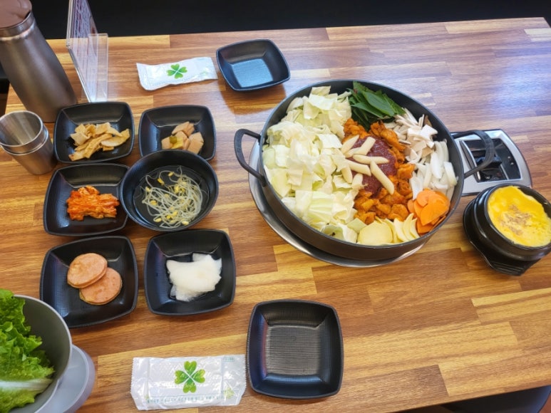 춘천닭갈비명가여기닭 이미지