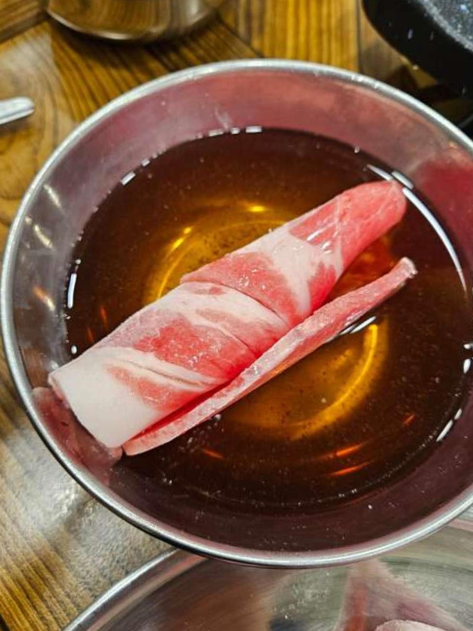 오후엔시간돼지 이미지