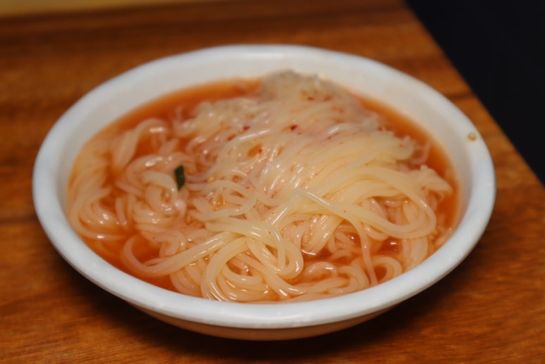 황금밀면 이미지