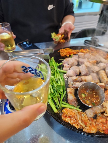 정돈솥뚜껑삼겹살 이미지