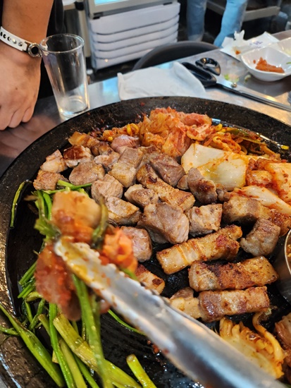 할매솥뚜껑삼겹살 이미지