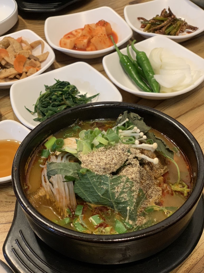 복돼지뼈다귀감자탕 이미지