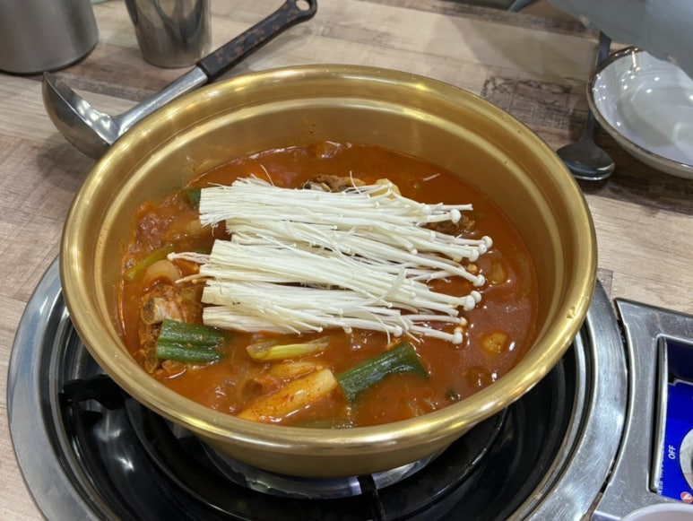양푼 국물 닭갈비 이미지