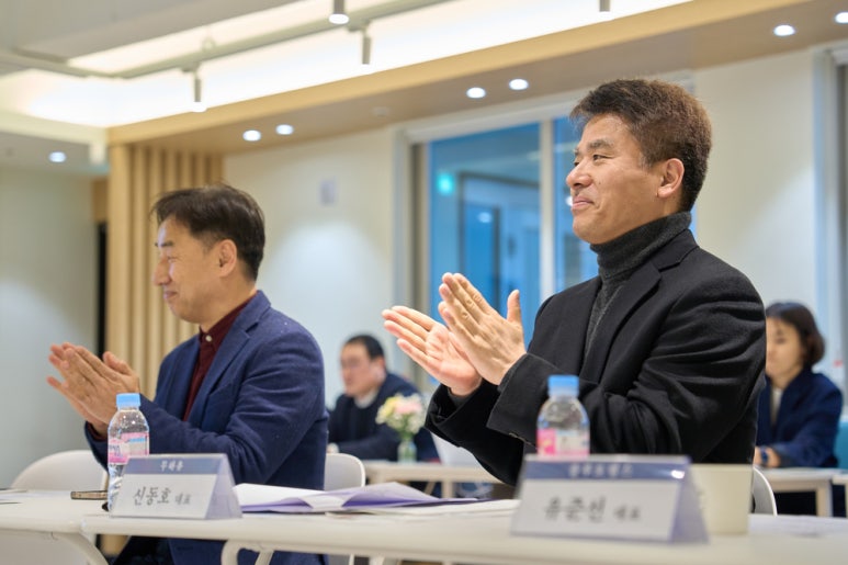사진세공사 이미지