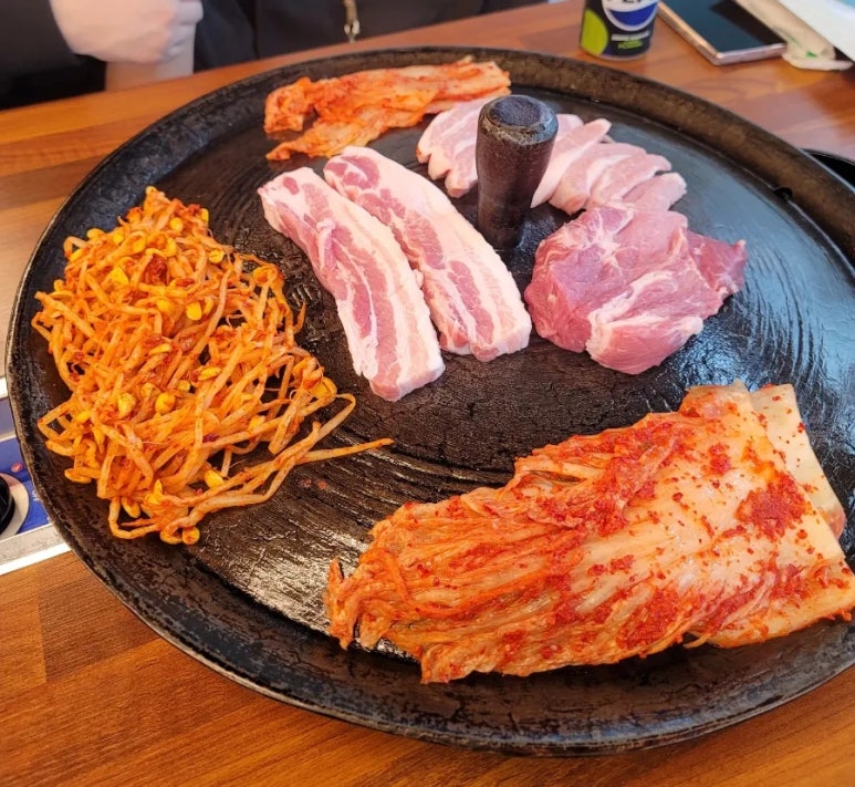 싹쓰리솥뚜껑삼겹살망우점 이미지