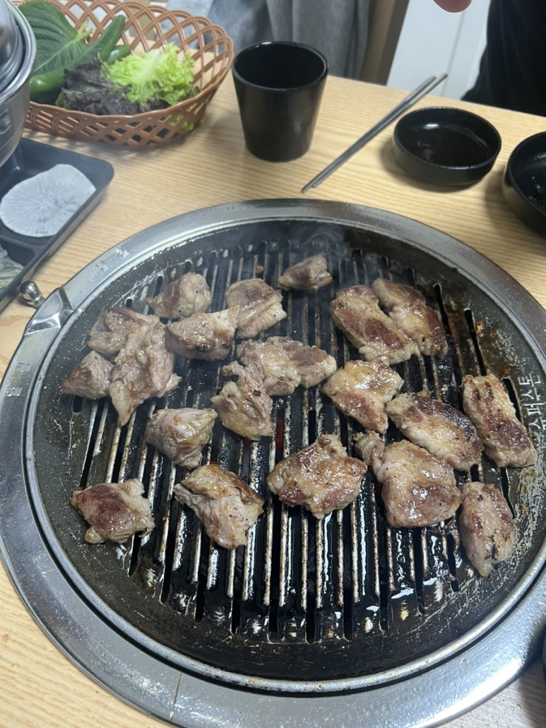 장어랑흙돼지 이미지