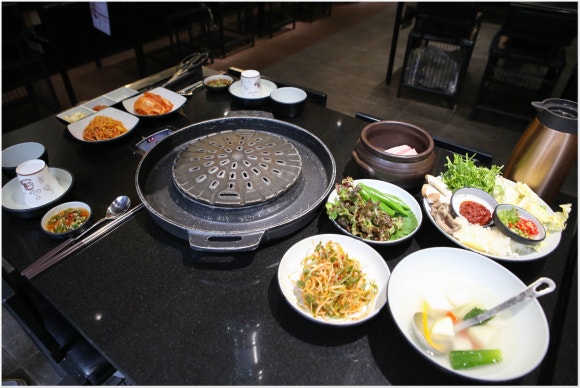 찌개와삼겹살 이미지