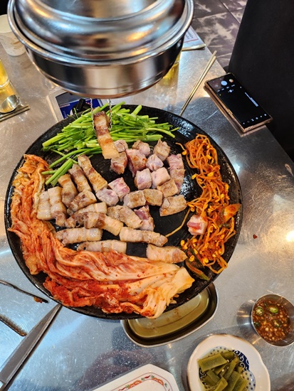 할매솥뚜껑삼겹살 이미지