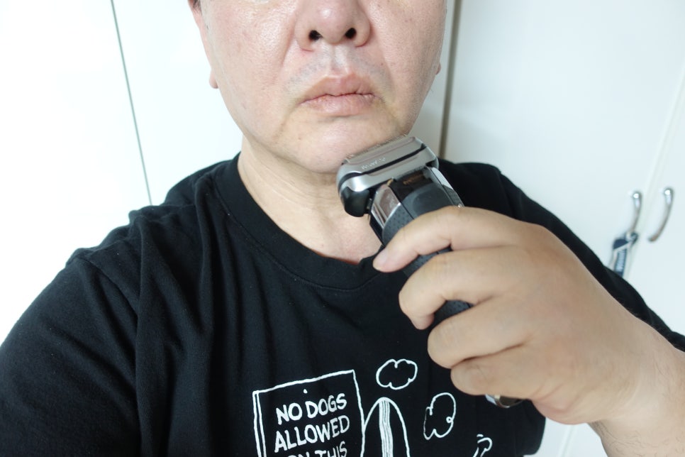 전기면도기 추천, 브라운 시리즈 9 프로 플러스 6개월 사용 후기 "오래가는 깔끔한 면도와 세척&충전 스테이션이 장점" 이미지 11