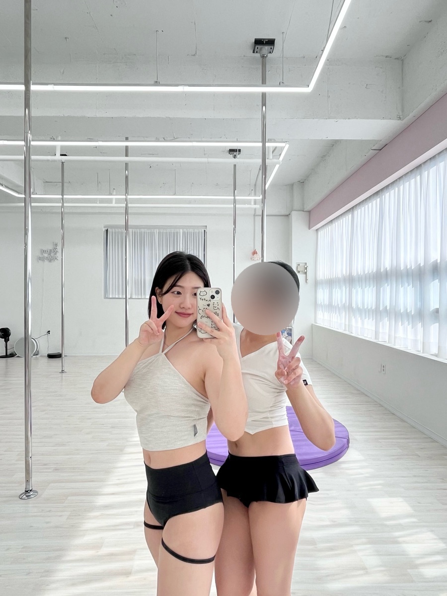 컨택폴댄스 이미지